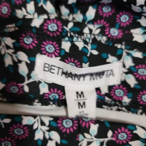 GORGEOUS Bethany Mota Black Floral Leggings Size Medium - Picture 3 of 10